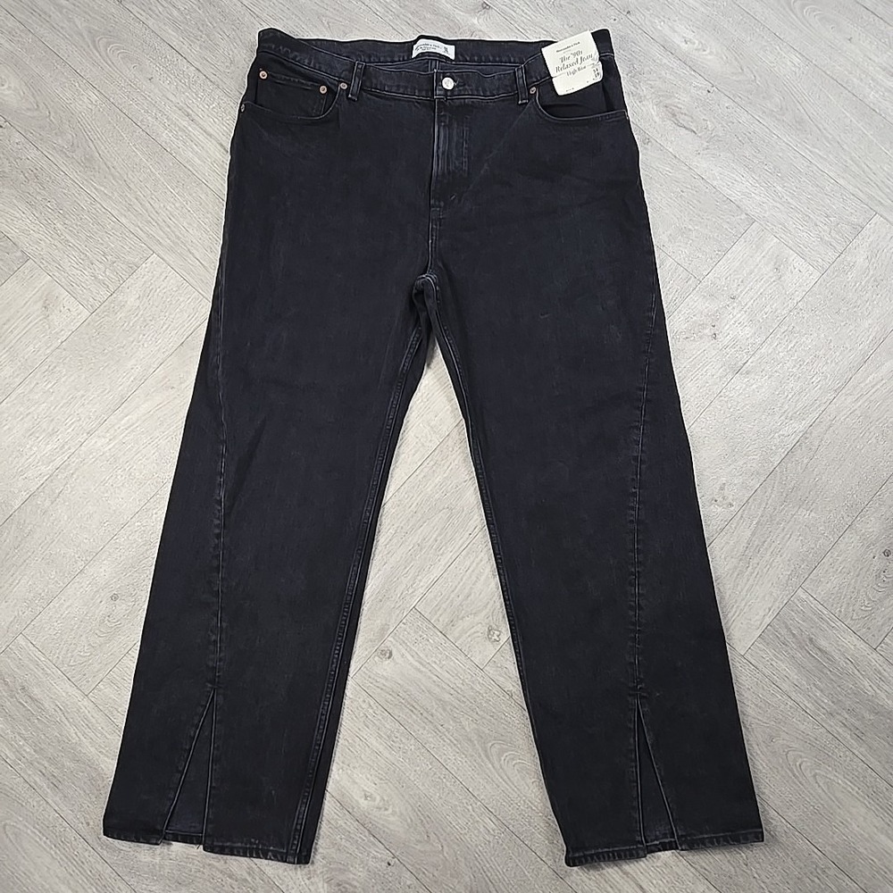 New! Abercrombie & Fitch Women's 34 18R Black 90's Relaxed High-Rise Jeans Slits